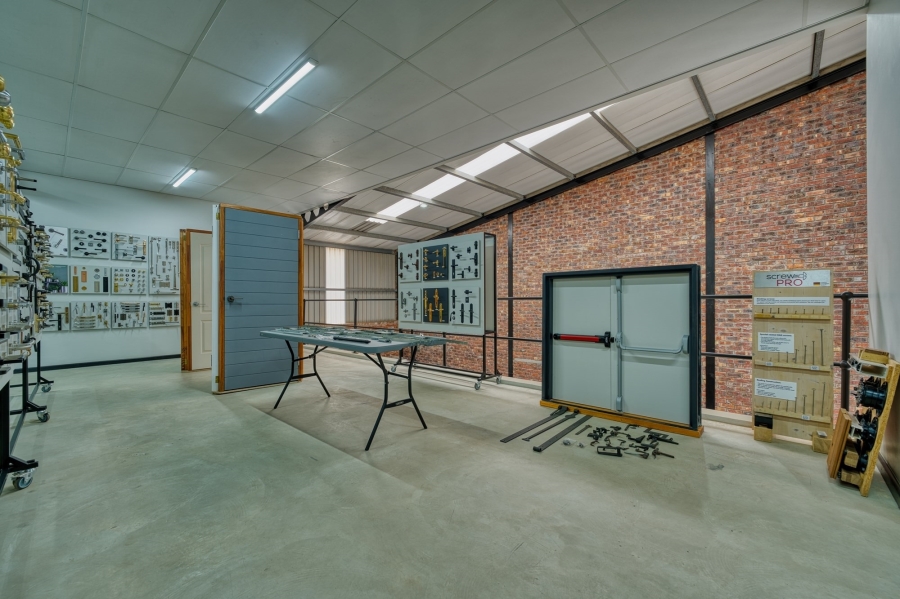 To Let commercial Property for Rent in De Zoete Inval Western Cape
